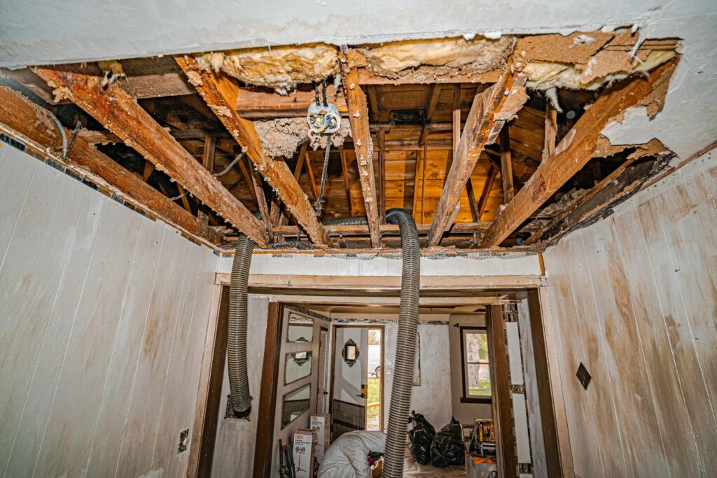 Why Choose Local Emergency Water Damage Restoration?